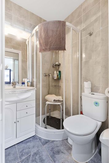 Image No.18-3 Bed Townhouse for sale