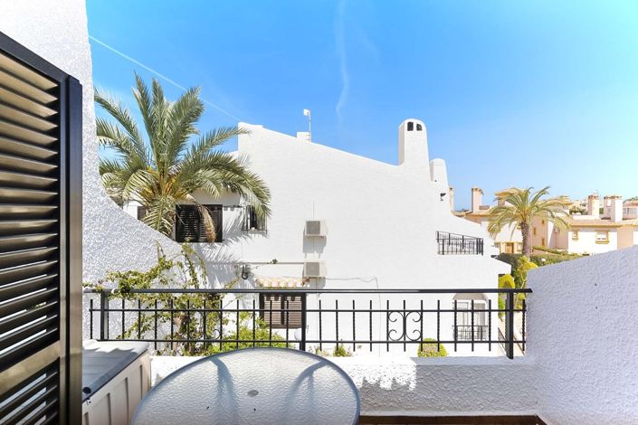 Image No.29-3 Bed Townhouse for sale
