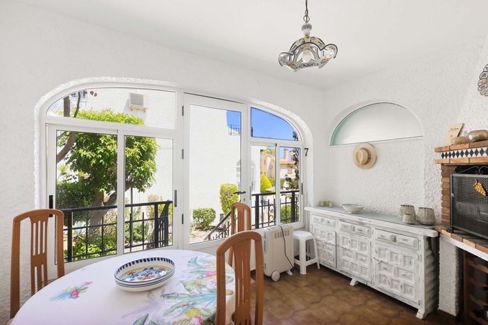 Image No.3-3 Bed Townhouse for sale