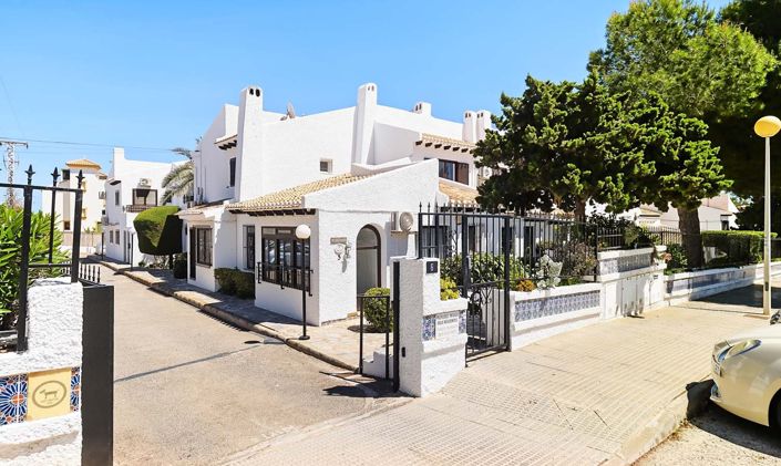 Image No.40-3 Bed Townhouse for sale