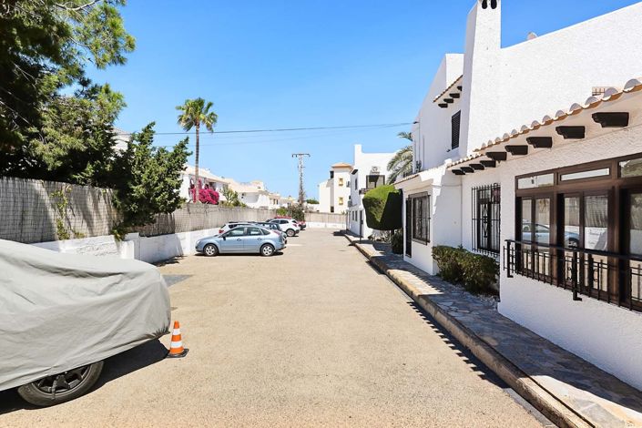 Image No.41-3 Bed Townhouse for sale