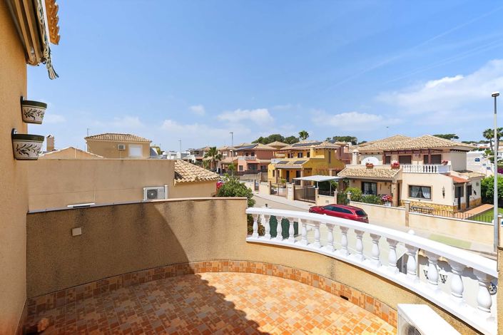 Image No.38-4 Bed Villa for sale