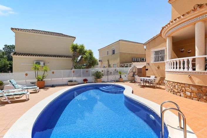 Image No.44-4 Bed Villa for sale