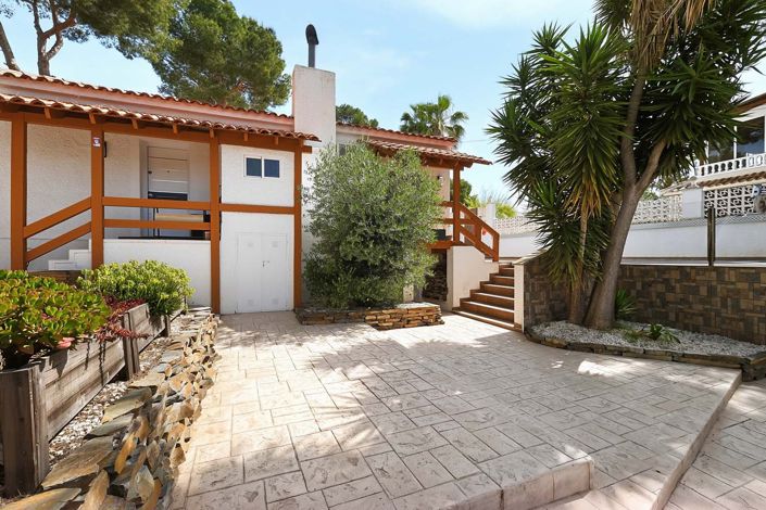 Image No.35-4 Bed Villa for sale