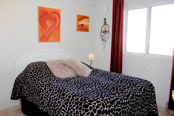 Image No.21-3 Bed Townhouse for sale