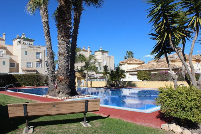 Image No.29-3 Bed Townhouse for sale