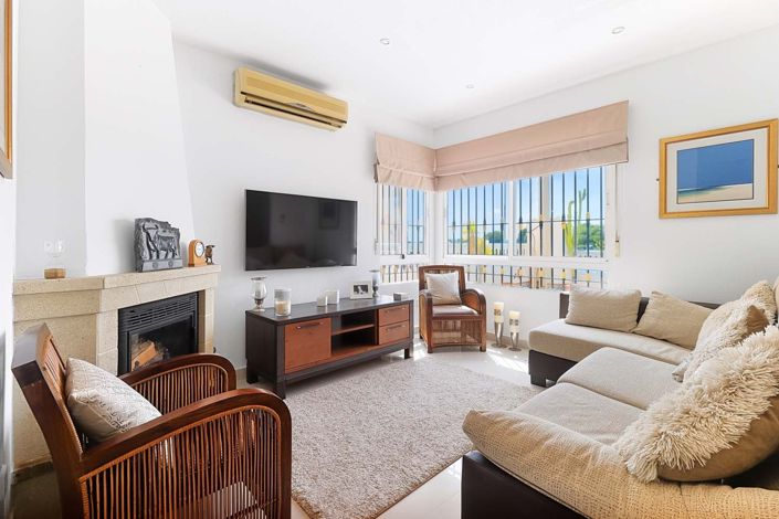 Image No.2-3 Bed Villa for sale