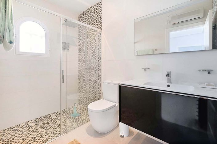 Image No.28-3 Bed Villa for sale
