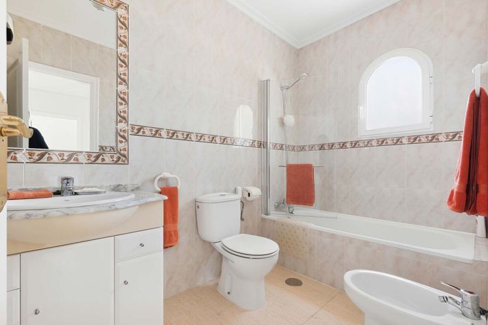 Image No.27-3 Bed Villa for sale