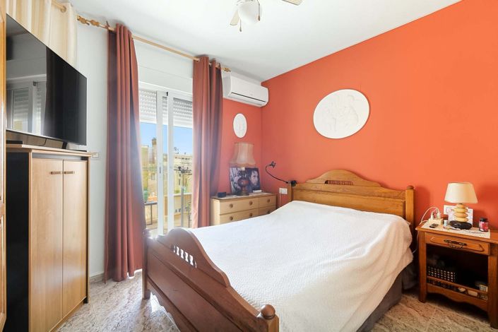 Image No.19-3 Bed Townhouse for sale