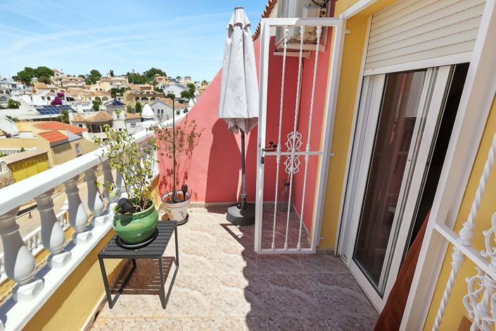 Image No.22-3 Bed Townhouse for sale