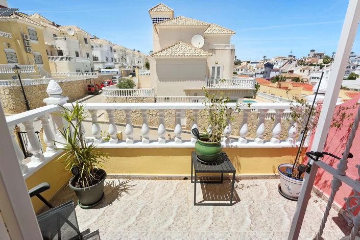 Image No.23-3 Bed Townhouse for sale