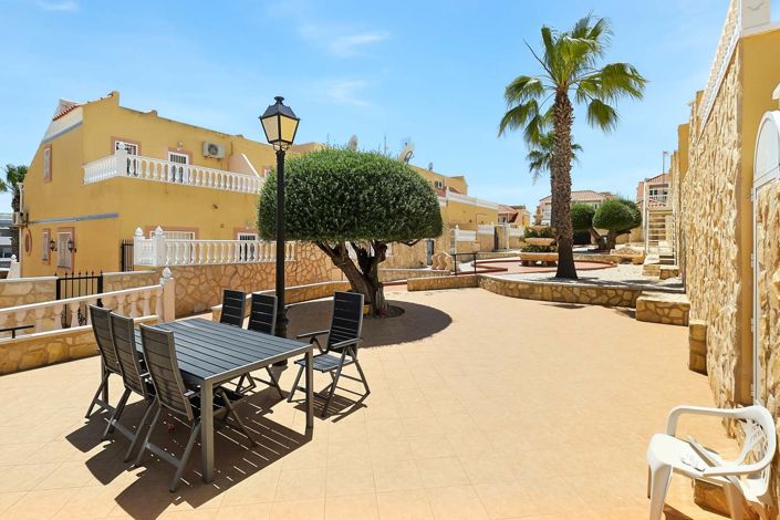 Image No.45-3 Bed Townhouse for sale
