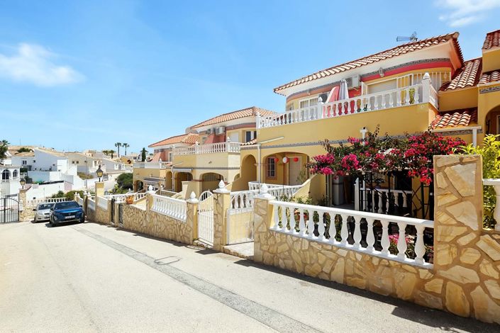 Image No.48-3 Bed Townhouse for sale