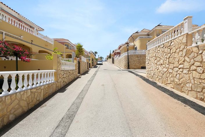 Image No.49-3 Bed Townhouse for sale