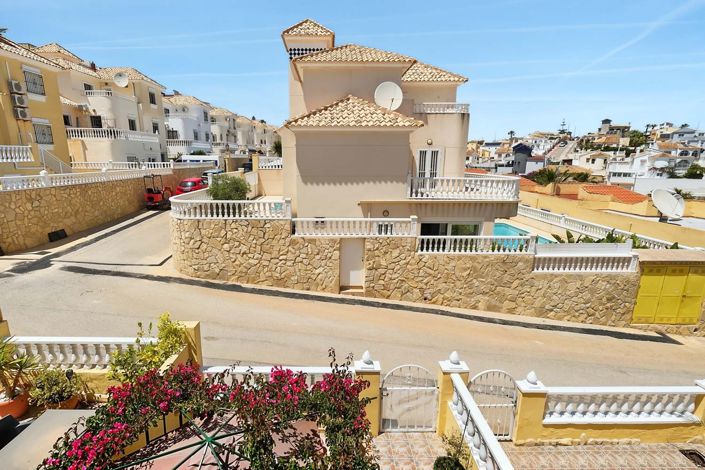 Image No.50-3 Bed Townhouse for sale