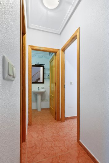 Image No.19-4 Bed Townhouse for sale