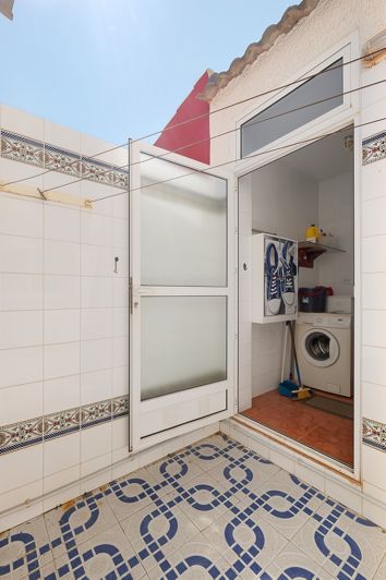Image No.26-4 Bed Townhouse for sale