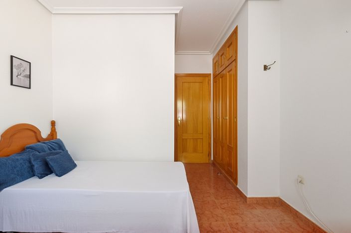Image No.30-4 Bed Townhouse for sale