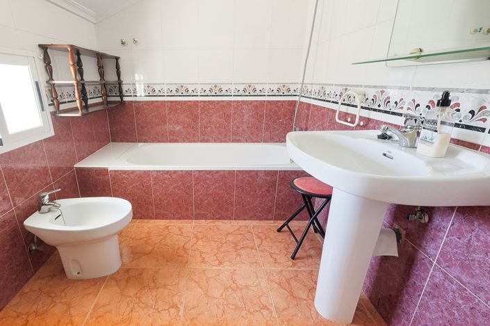 Image No.34-4 Bed Townhouse for sale