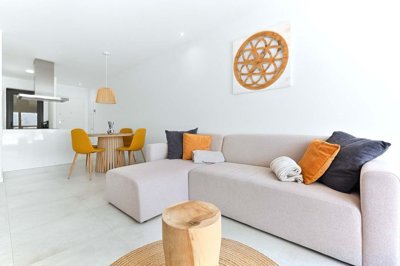 280532groundfloorapartmentwithcommunalpooline