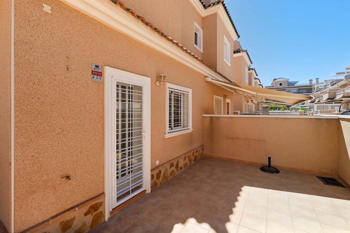 Image No.12-3 Bed Townhouse for sale