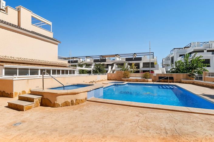 Image No.16-3 Bed Townhouse for sale