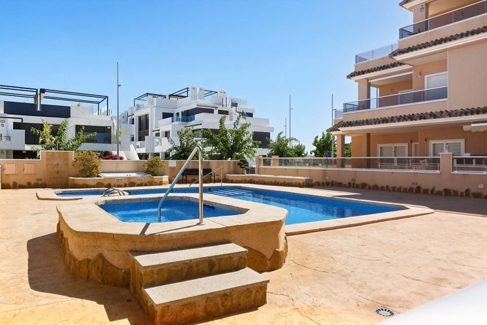 Image No.17-3 Bed Townhouse for sale