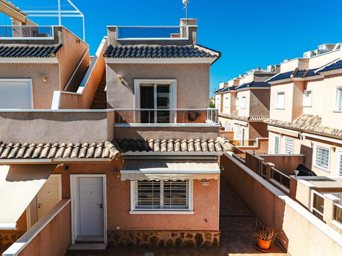 Image No.21-3 Bed Townhouse for sale
