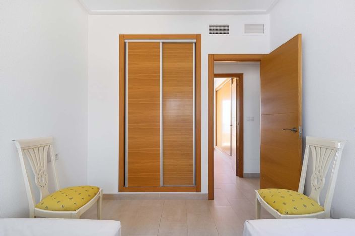 Image No.32-3 Bed Townhouse for sale