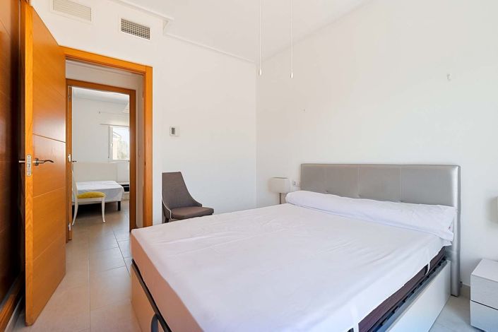 Image No.36-3 Bed Townhouse for sale