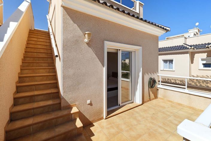 Image No.40-3 Bed Townhouse for sale