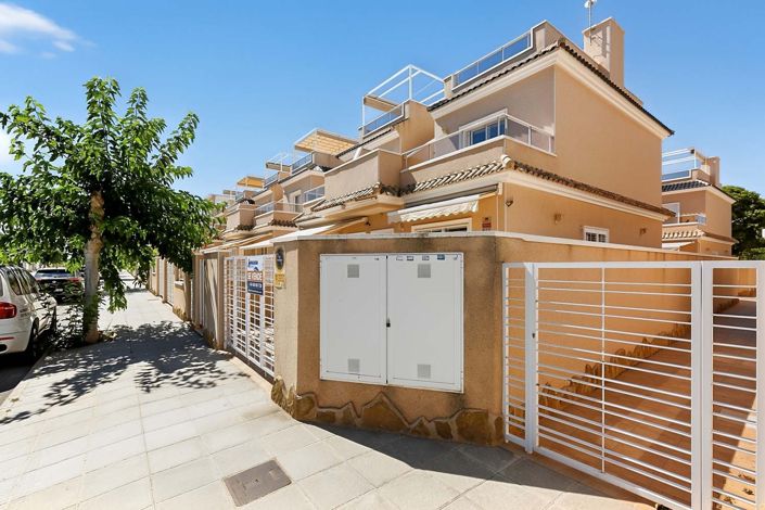 Image No.50-3 Bed Townhouse for sale
