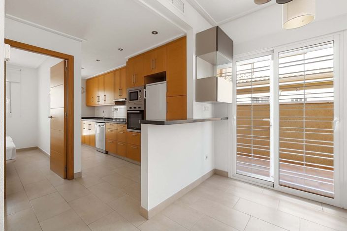 Image No.6-3 Bed Townhouse for sale