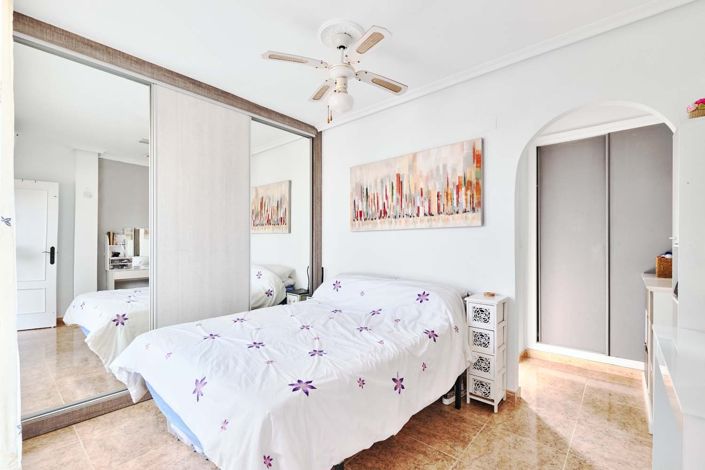 Image No.18-2 Bed Townhouse for sale