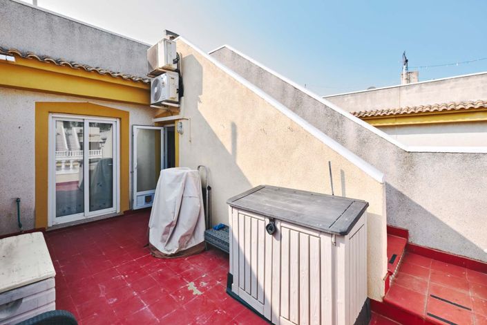 Image No.34-2 Bed Townhouse for sale
