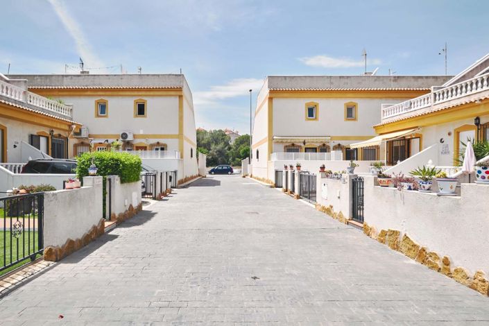 Image No.44-2 Bed Townhouse for sale