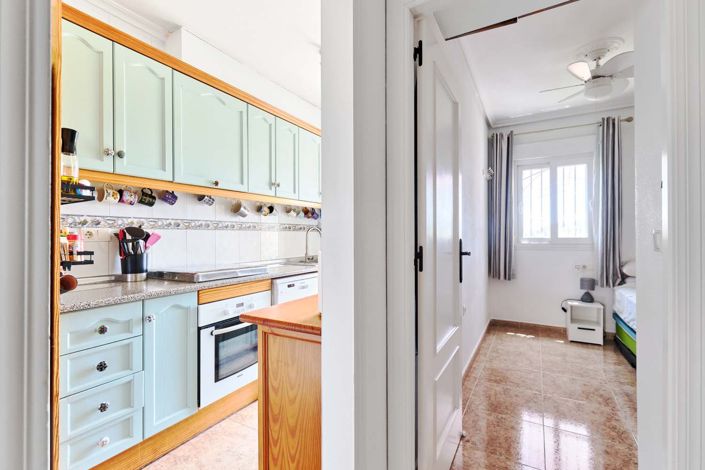 Image No.9-2 Bed Townhouse for sale