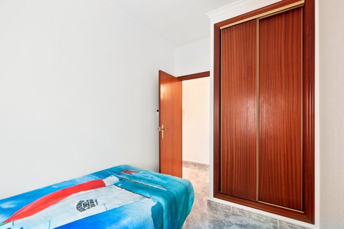 Image No.23-4 Bed Apartment for sale