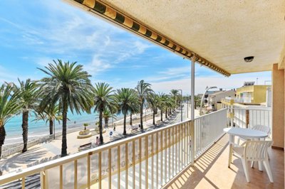 305580frontlinebeachapartmentforsaleintorrede