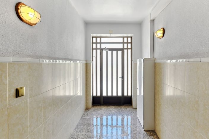 Image No.24-3 Bed Apartment for sale