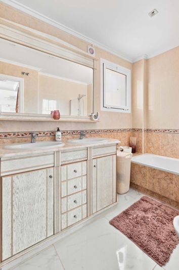 Image No.15-3 Bed Villa for sale