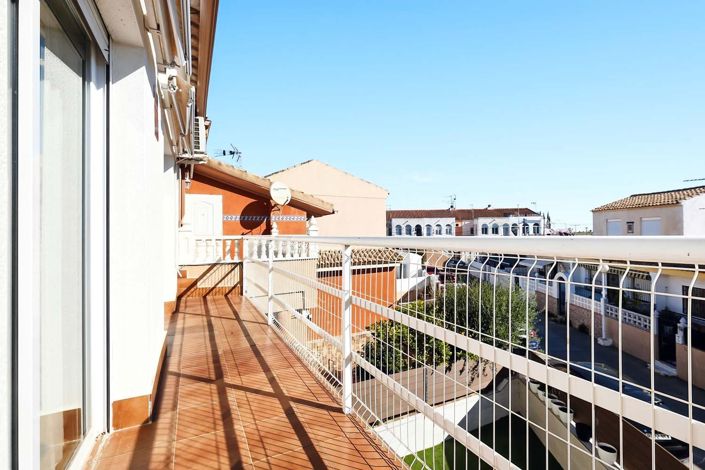 Image No.38-4 Bed Townhouse for sale