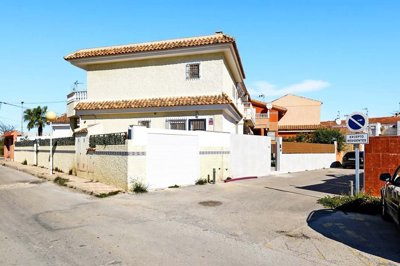 269511townhouseforsaleinlosnarejos07042612541