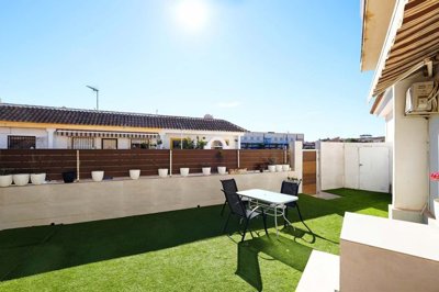 269511townhouseforsaleinlosnarejos07042612541