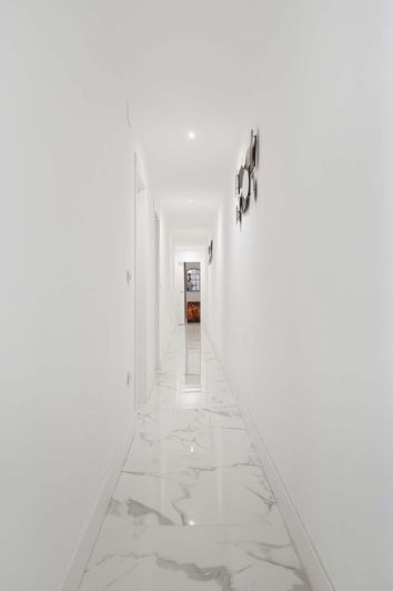 Image No.10-4 Bed Apartment for sale