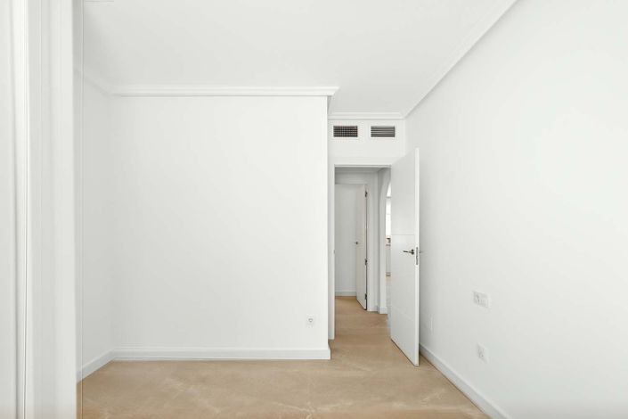 Image No.18-2 Bed Apartment for sale