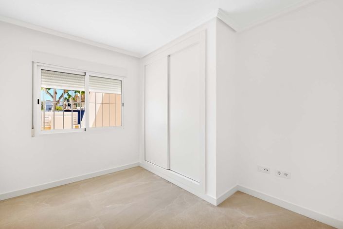 Image No.19-2 Bed Apartment for sale