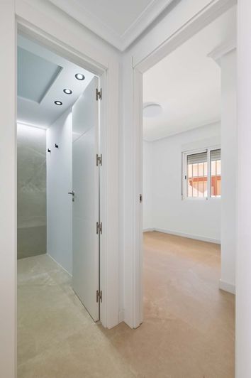 Image No.20-2 Bed Apartment for sale