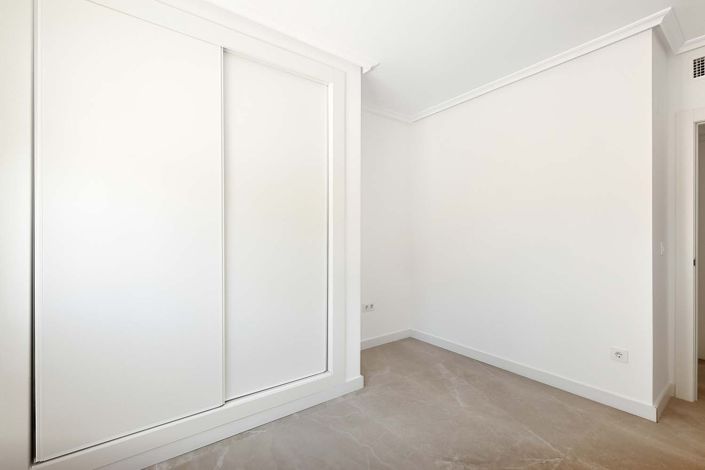 Image No.22-2 Bed Apartment for sale
